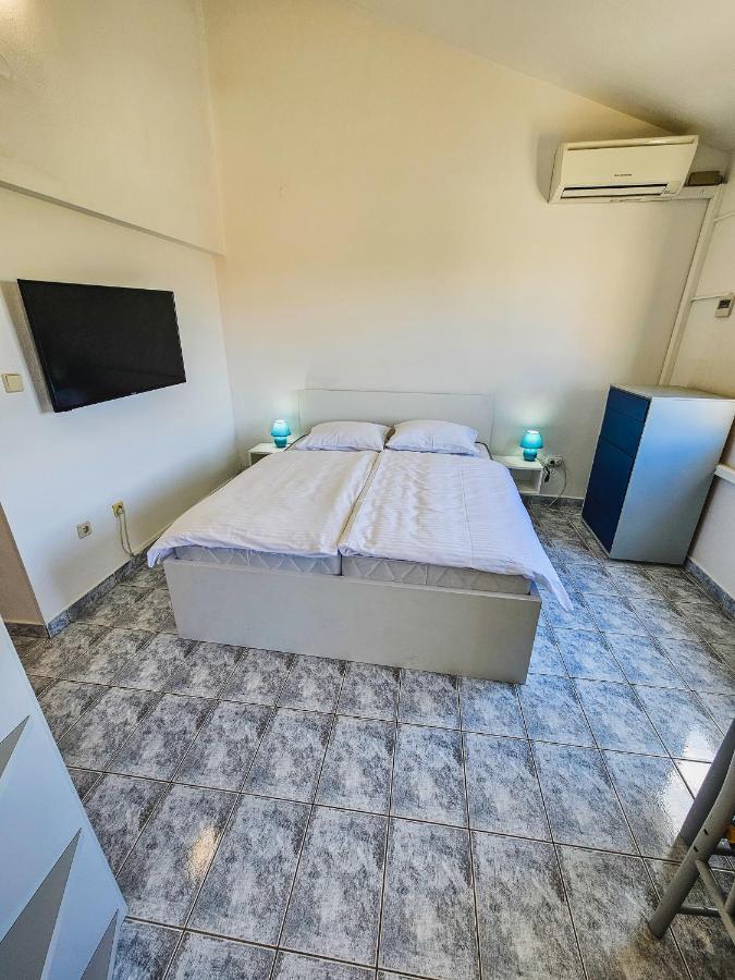 נין Aenona Sea View Apartments מראה חיצוני תמונה