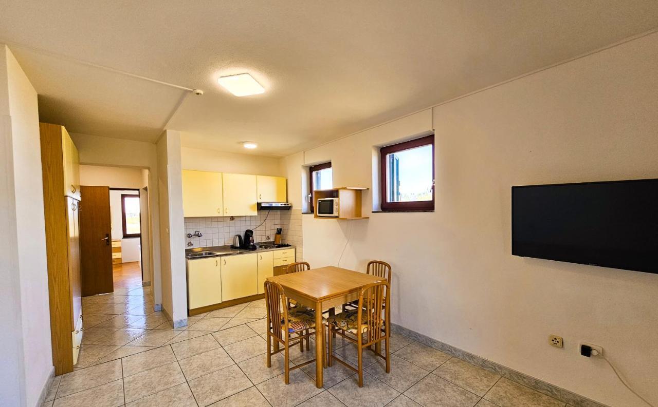 נין Aenona Sea View Apartments מראה חיצוני תמונה