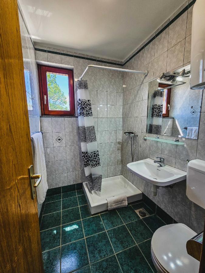 נין Aenona Sea View Apartments מראה חיצוני תמונה